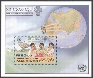 Maldive Islands Sc# 1001 MNH Souvenir Sheet 1983 World Communications Year