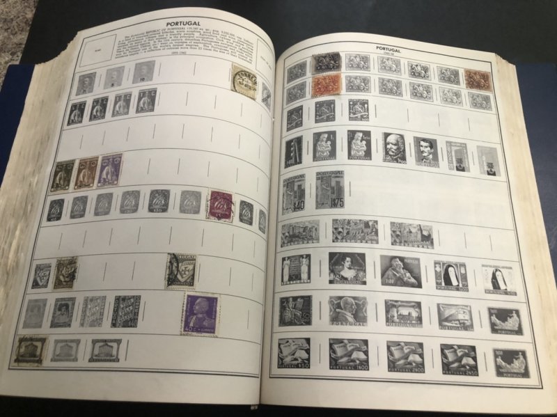 STATESMAN DELUXE STAMP ALBUM Lots Of Nice Stamps Might Find Some Gems