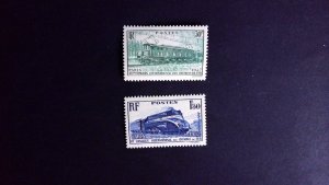 France 327-328 MNH