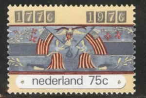 Netherlands Scott 557 MNH** 1976 US Bicentennial Flag stamp