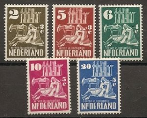 Netherlands B214-8 1950 Churches set LH