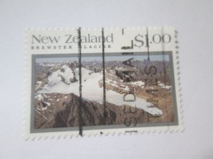 New Zealand #1107 used  SCV = $1.25