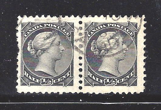 Canada 1/2 CENT BLACK SMALL QUEEN PAIR SCOTT 34 USED (BS12367