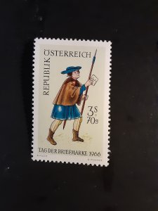 #Austria #B322                  MNH