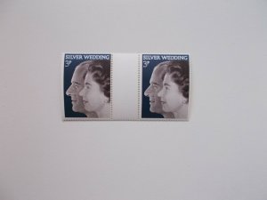 1972 Silver Wedding 3p in Unfolded Gutter Pair (1st Ever Gutter Pair) Superb U/M