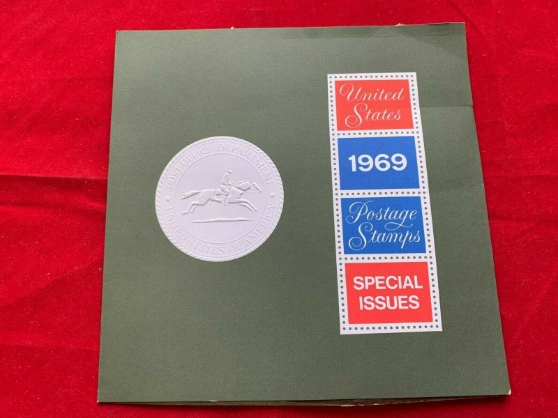 USPS Commemorative Year Set 1969 Folder 2 - Stamps Mint RARE folder