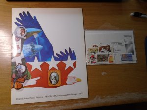 United States  Commemorative Stamps  1977  Album and Envelope