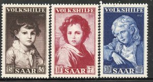 Saar # B92-4, Mint HingeRemain.