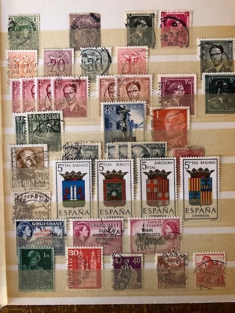 Small Stock Book - A lot of Stamps - 31 Pages - See Scans