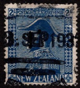 New Zealand Scott 182 Used  1927 KGV in Admirals uniform stamp, CV $35 Useful