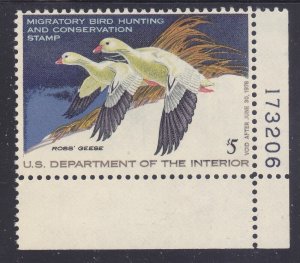 US RW44 MNH 1976 $5 Pair of Ross's Geese Duck Hunting Stamp PNS #173206 LR Issue