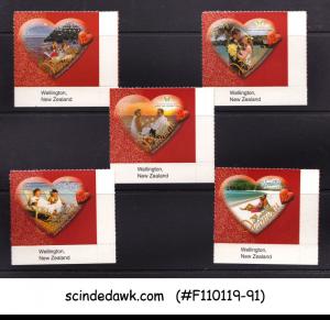 VANUATU - 2009 VALENTINE'S DAY / HEARTS - 5V MNH SELF ADHESIVE STAMPS