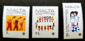 Malta International Year of the Child 1979 Kid Play Globe Kites (stamp) MNH