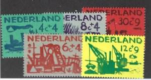 Netherlands SC B331-B335 Mint VF SCV$16.10...Take a Look!