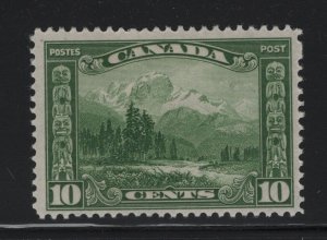 Canada Scott # 155 VF OG lightly hinged nice color cv $ 20 ! see pic !