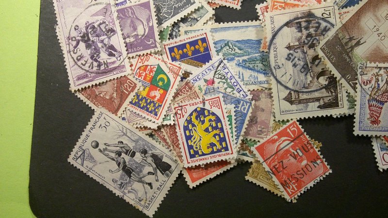France 1920-1970 Mixed Lot Over 500 USED (some minor duplication) Very CLEAN
