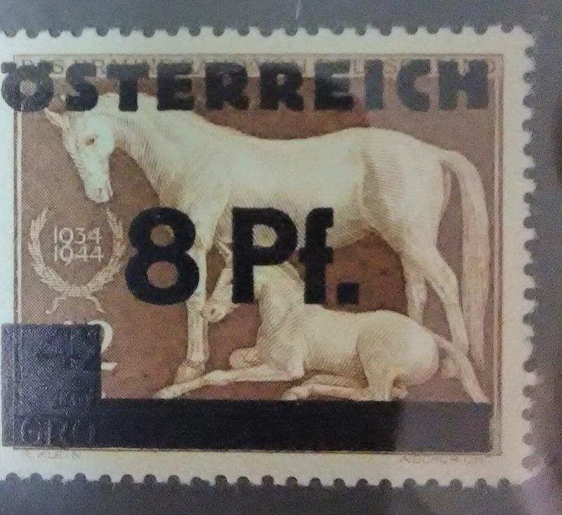 Classic Issued from old world Austria. Scott cat #394-7mLh