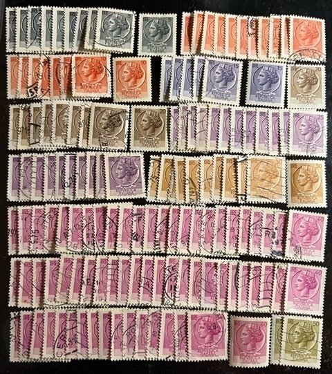 Italy Scott# 998A...1289  Used/Unused F/VF Lot of 277 stamps Cat $55.40