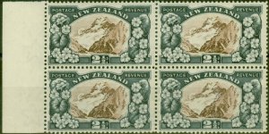 New Zealand 1935 2 1/2d Chocolate & Slate SG560b P.13.5 x 14 V.F MNH Block of 4