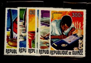 Guinea #376-9/C71-2  Single (Complete Set)