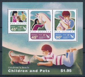 [111917] New Zealand 2005 Farm animals Children's health Souvenir sheet MNH