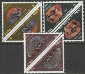 Cuba 1975 Sc 1961-3 set pairs MNH** some disturbed gum