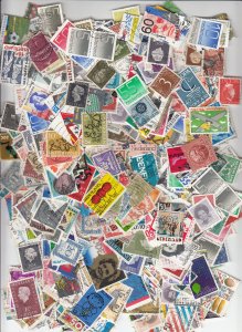 Netherlands collection of 600 different stamps (Pre 1995 only)