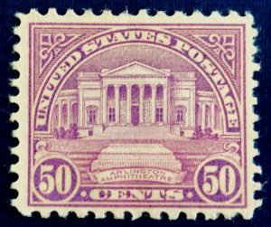 US scott# 701 MNH OG VF+ superb centering 1931 50c Arlington Amphitheatre