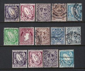 Ireland 1922-1942 Definitives 14 Stamps Including Both 1sh Used CV$153