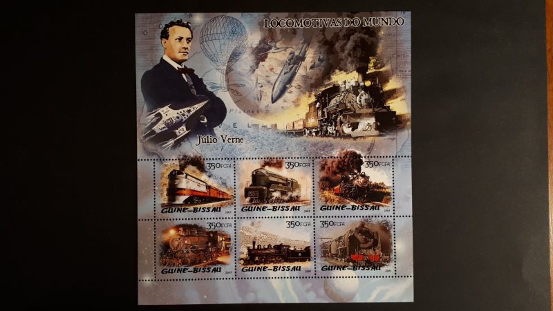 Trains and locomotives - Guinea Bissau 2005 - souvenir sheet ** MNH