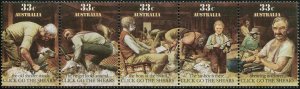 Australia 1986 SG1014a Click Go The Shears strip of 5 MNH