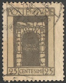 FIUME (Italy)  Sc 176  25c Used F-VF - Arch