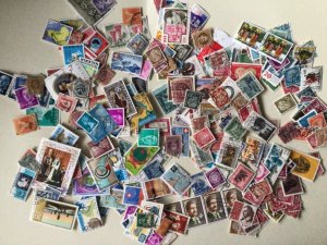 Worldwide stamps mixed used off paper loose stamps approx 250+ stamps A9786