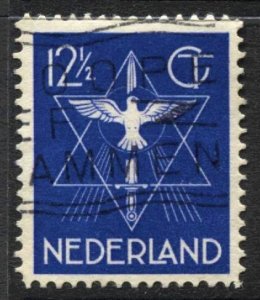 STAMP STATION PERTH Netherlands #200 Star dove and Sword Used