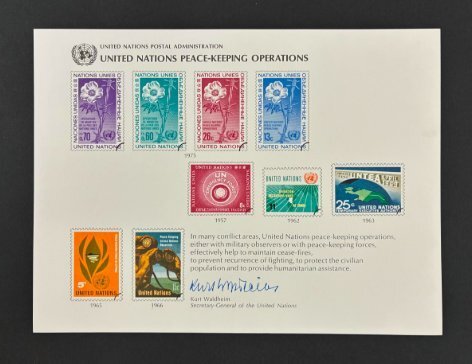 United Nations. 1975 Souvenir Card. SC8. Mint NH. w/First Day Cancels.  17258