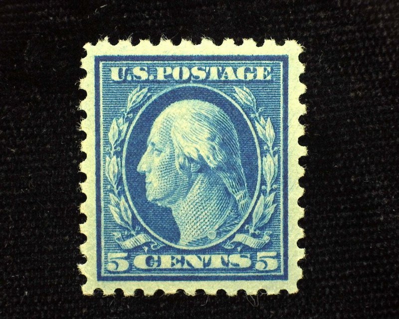 HS&C: Scott #428 Fresh large balanced margins. Mint XF LH US Stamp