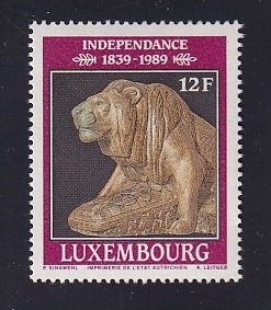 Luxembourg   #801    MNH  1989   lion sculpture