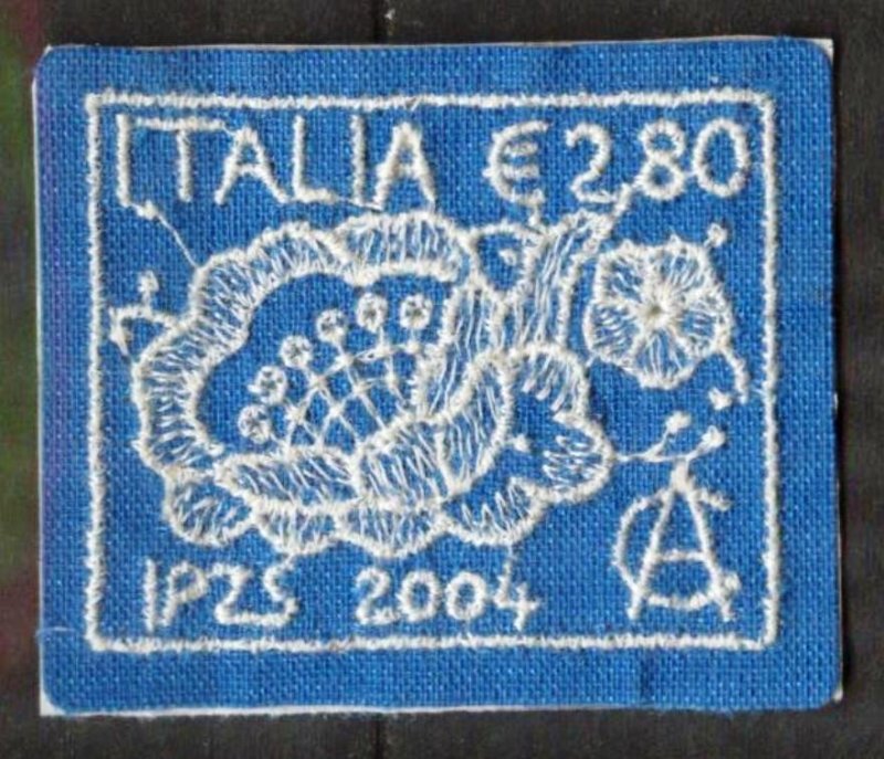 Italy 2004 Lace Art Flowers Special Textile Stamp Mi. 2993 II Used on Paper