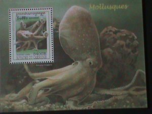 ​CAMBODIA-1999-LOVELY BEAUTIFUL MOLLUSQUE-MNH S/S VERY FINE LAST ONE