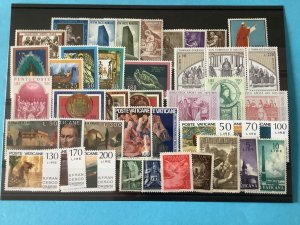 Vatican Post 1965-1975 Mint Never Hinged Stamps R46391