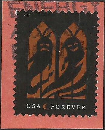 # 5421 Used Spooky Silhouettes - Two Ghosts