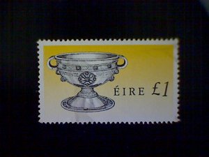 Ireland (Éire), Scott #791 used (o), 1990,  Ardagh Chalice, 1£, yellow and black