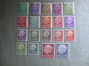 Saar, Scott# 263-282, MNH