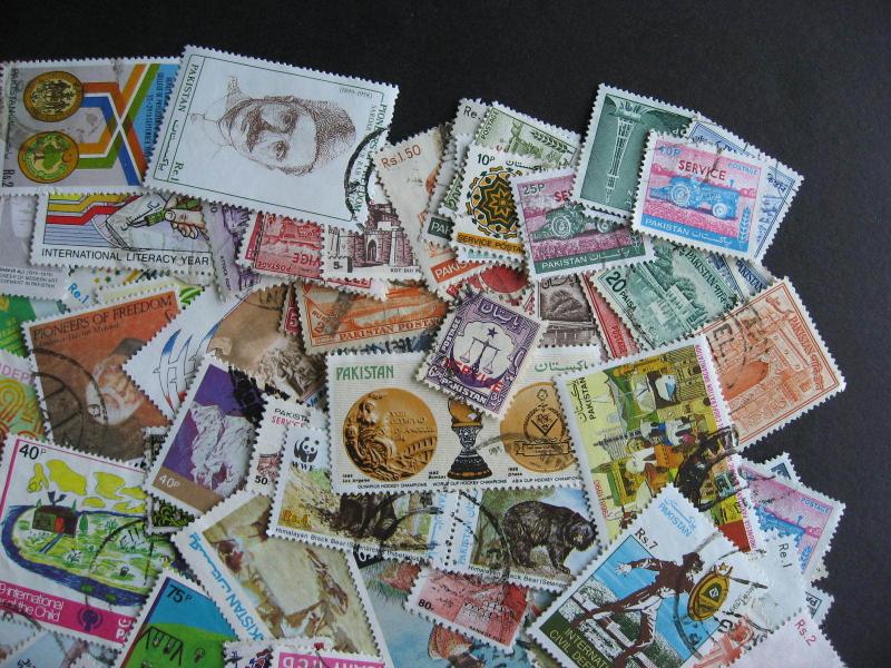 PAKISTAN 130 different, lots of commemoratives here,some mixed condition