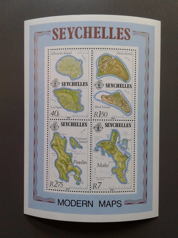 Seychelles 490a VF MNH souvenir sheet. Scott $ 4.00