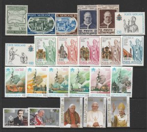 Vatican a 2 page collection of mainly MNH