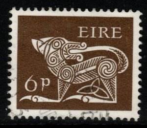 IRELAND SG253 1969 6d BISTRE-BROWN FINE USED