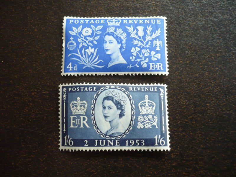 Stamps - Great Britain - Scott# 314, 316 - Mint Hinged Part Set of 2 Stamps