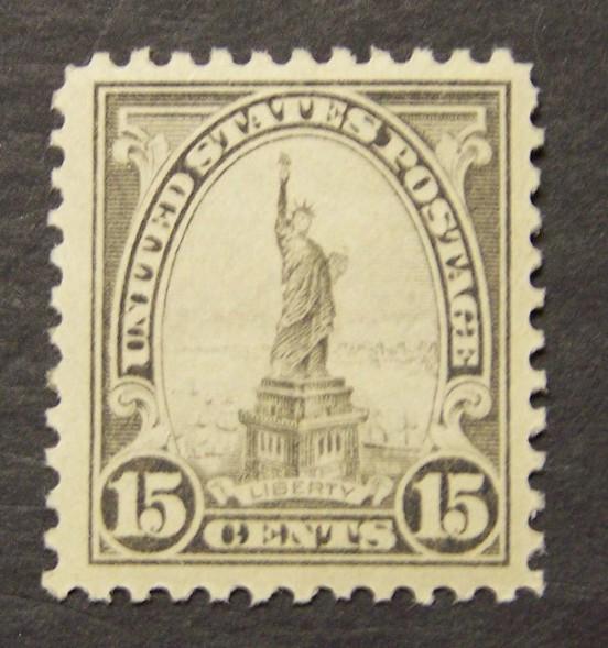 # 566 MNH 15c Statue of Liberty VF - 5378