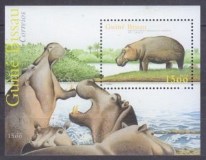 2001 Guinea-Bissau 2008/B376 Fauna - Hippopotamuses 10,00 €